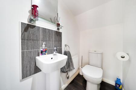 3 bedroom Semi-detached house for sale in Pitsford Close, Lincoln, LN5