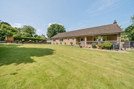 3 bedroom Detached bungalow for sale in School Lane, Horncastle, LN9