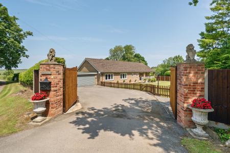 3 bedroom Detached bungalow for sale in School Lane, Horncastle, LN9