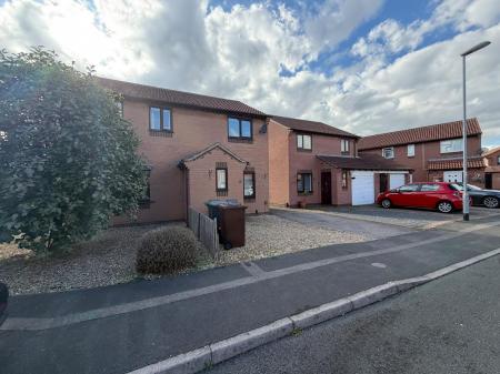 2 bedroom Semi-detached house to let in Hale Close, Lincoln, LN2