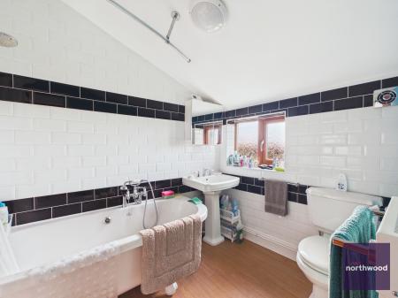 4 bedroom Detached house for sale in Fen Lane, Trusthorpe, LN12