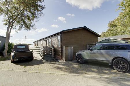 2 bedroom Park home for sale in East Bank Tallington Lakes, Lincoln, PE9