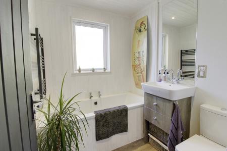 2 bedroom Park home for sale in East Bank Tallington Lakes, Lincoln, PE9