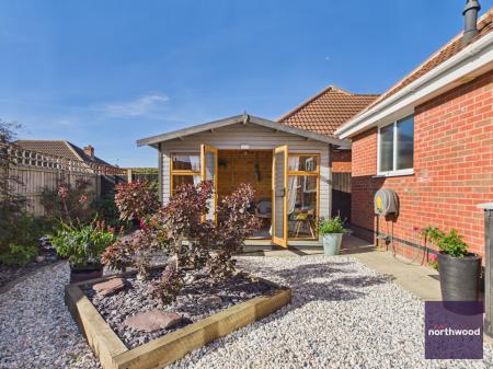 3 bedroom Detached bungalow for sale in Henshaw Avenue, Sutton on Sea, LN12