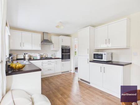 4 bedroom Detached house for sale in Alder Place, Alford, LN13