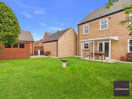 4 bedroom Detached house for sale in Alder Place, Alford, LN13