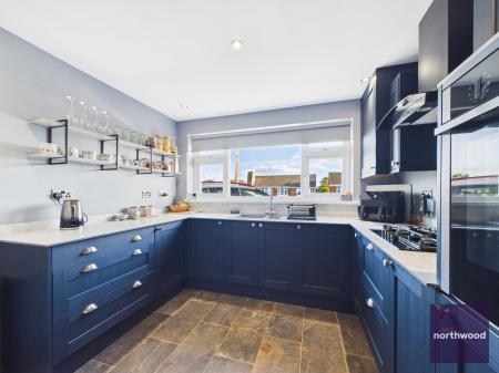 2 bedroom Bungalow for sale in Kipling Drive, Sandilands, LN12