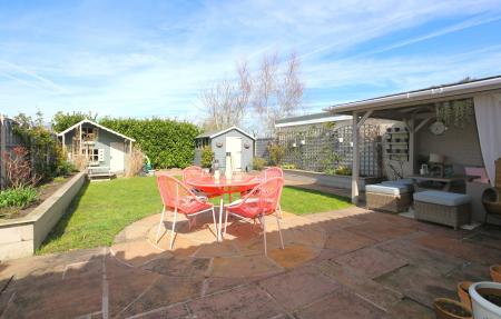 3 bedroom Semi-detached house for sale in Ashby Road, Newbold Coleorton, LE67