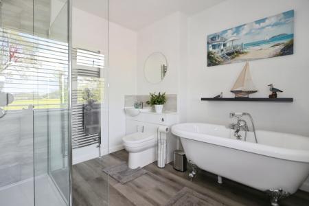 3 bedroom Semi-detached house for sale in Ashby Road, Osgathorpe, LE12