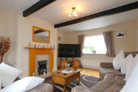 3 bedroom Semi-detached house for sale in Ashby Road, Osgathorpe, LE12