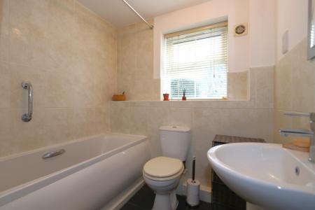 2 bedroom Ground floor flat for sale in Astley Way, Ashby-De-La-Zouch, LE65