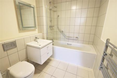 2 bedroom Ground floor flat for sale in Bainbridge Court, Ashby-De-La-Zouch, LE65