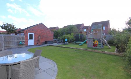 4 bedroom Detached house for sale in Bishop Hall Road, Ashby-De-La-Zouch, LE65