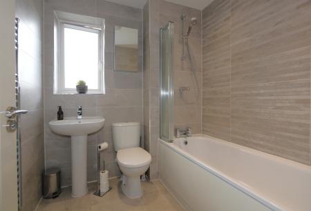 4 bedroom Detached house for sale in Bishop Hall Road, Ashby-De-La-Zouch, LE65