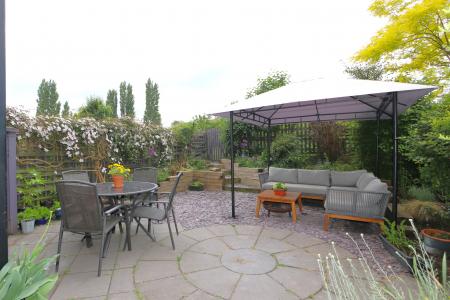 4 bedroom Semi-detached house for sale in Brooks Close, Donisthorpe, DE12