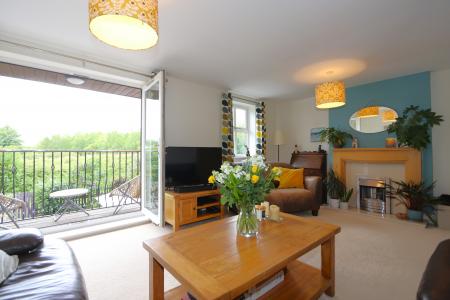 4 bedroom Semi-detached house for sale in Brooks Close, Donisthorpe, DE12