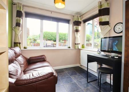 5 bedroom Detached house for sale in Buttercup Avenue, Donisthorpe, DE12