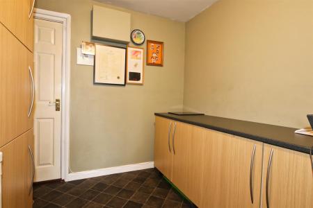 5 bedroom Detached house for sale in Buttercup Avenue, Donisthorpe, DE12