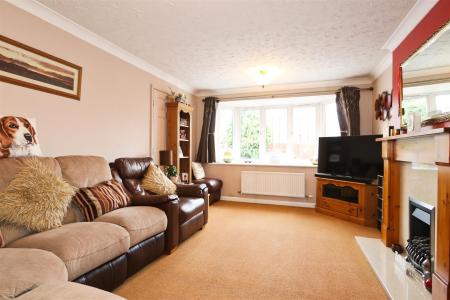 5 bedroom Detached house for sale in Buttercup Avenue, Donisthorpe, DE12