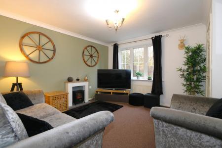 3 bedroom End of terrace house for sale in Buttercup Avenue, Donisthorpe, DE12