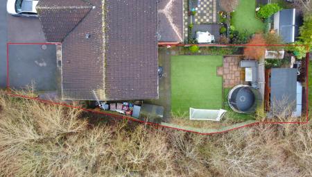 3 bedroom End of terrace house for sale in Buttercup Avenue, Donisthorpe, DE12