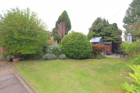 3 bedroom Detached house for sale in Elm Avenue, Ashby-De-La-Zouch, LE65