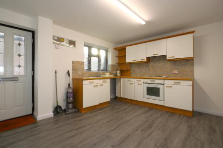 2 bedroom Semi-detached house for sale in Harrow Close, Ashby-De-La-Zouch, LE65