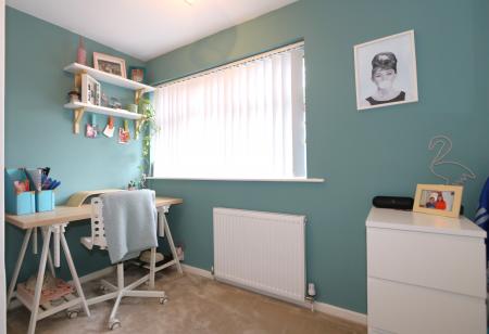 3 bedroom Semi-detached house for sale in Iveagh Close, Measham, DE12