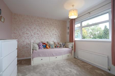 3 bedroom Semi-detached house for sale in Iveagh Close, Measham, DE12