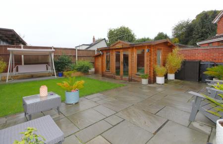 3 bedroom Semi-detached house for sale in Iveagh Close, Measham, DE12