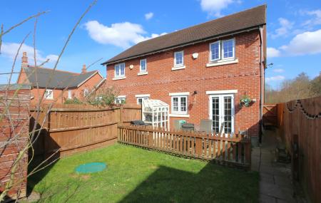 3 bedroom Semi-detached house for sale in Kiln Close, Ashby-De-, Lount, LE65