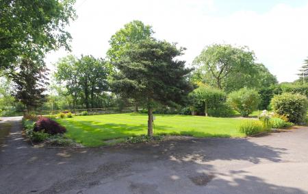4 bedroom Detached house for sale in Loughborough Road, Coleorton, LE67