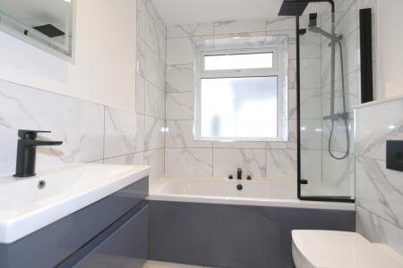 4 bedroom Detached house for sale in Main Street, Osgathorpe, LE12