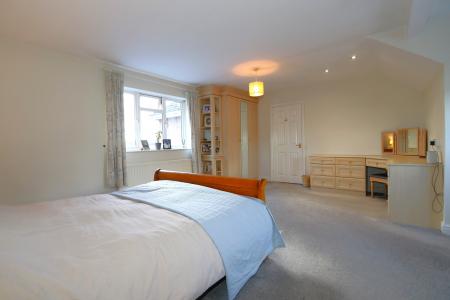 4 bedroom Detached house for sale in Main Street, Osgathorpe, LE12