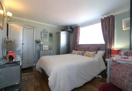 3 bedroom Semi-detached house for sale in Norris Hill, Moira, DE12