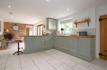 4 bedroom Detached house for sale in North Street, Melbourne, Melbourne, DE73