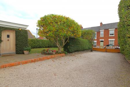 4 bedroom Detached house for sale in North Street, Melbourne, Melbourne, DE73