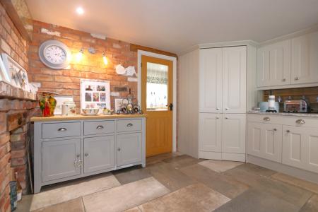 5 bedroom Barn Conversion for sale in Nottingham Road, Lount, Ashby-De-La-Zouch, LE65