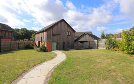 5 bedroom Detached house for sale in Stone Row Place, Moira, DE12