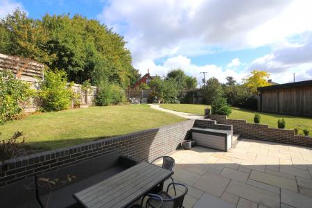 5 bedroom Detached house for sale in Stone Row Place, Moira, DE12