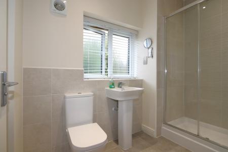 5 bedroom Detached house for sale in Stone Row Place, Moira, DE12