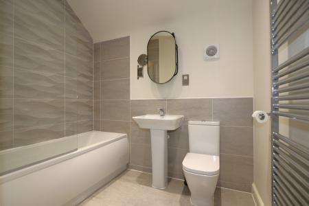 5 bedroom Detached house for sale in Stone Row Place, Moira, DE12