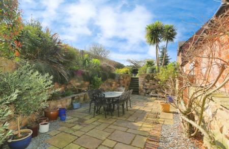 5 bedroom Detached house for sale in Woodhouses, Melbourne, DE73