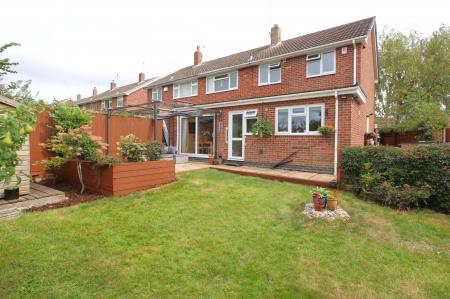 4 bedroom Semi-detached house for sale in Woodside, Ashby-De-La-Zouch, LE65
