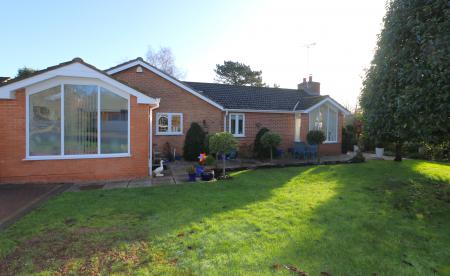 3 bedroom Bungalow for sale in Grange Close, Ticknall, DE73