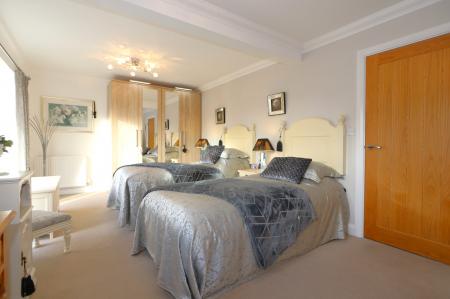 3 bedroom Bungalow for sale in Grange Close, Ticknall, DE73