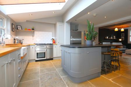 3 bedroom Terraced House for sale in Wood Street, Ashby-De-La-Zouch, LE65