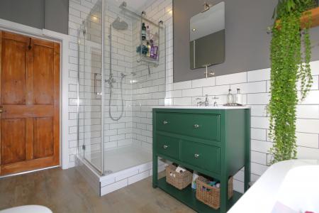 3 bedroom Terraced House for sale in Wood Street, Ashby-De-La-Zouch, LE65