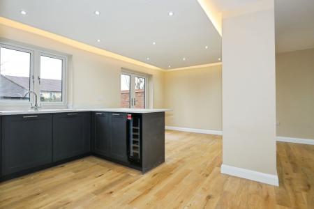 4 bedroom Semi-detached house for sale in Nettlefold Crescent, Melbourne, DE73