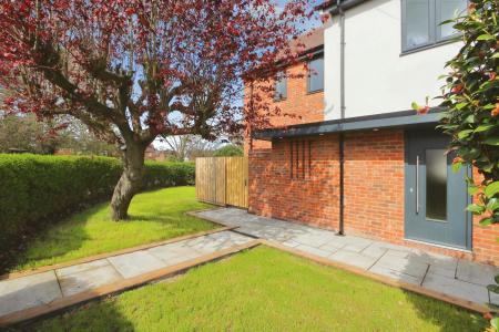4 bedroom Semi-detached house for sale in Nettlefold Crescent, Melbourne, DE73